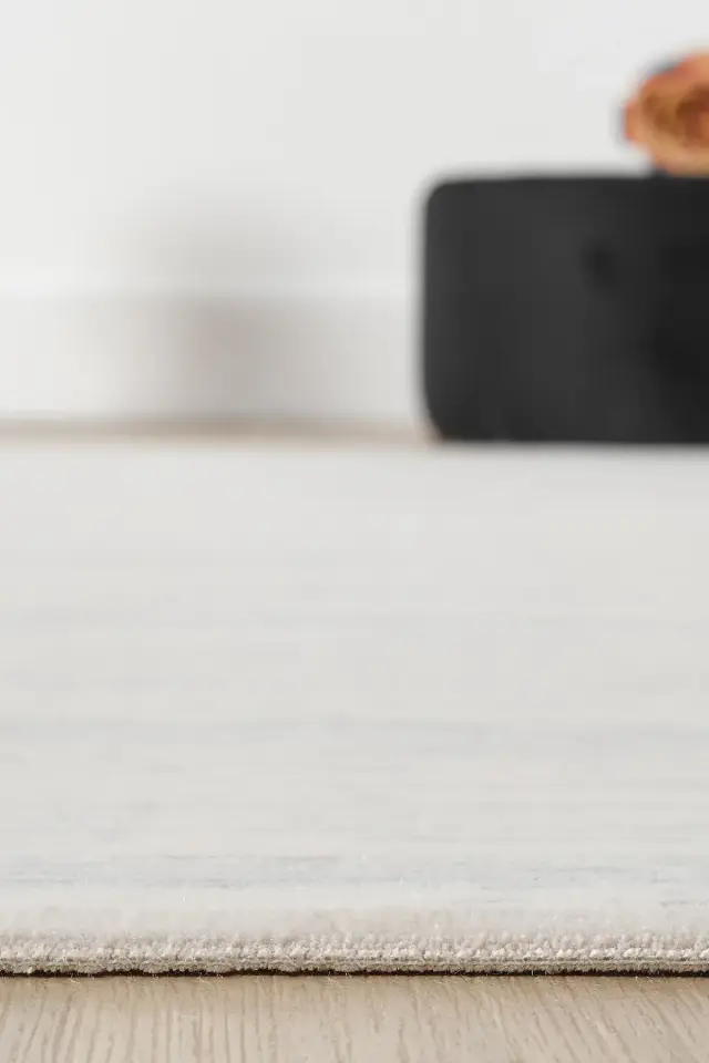 Seyran Halı Ahlat 7054 Siyah Akrilik Dokuma Taban Saçaklı Modern Şık Halı