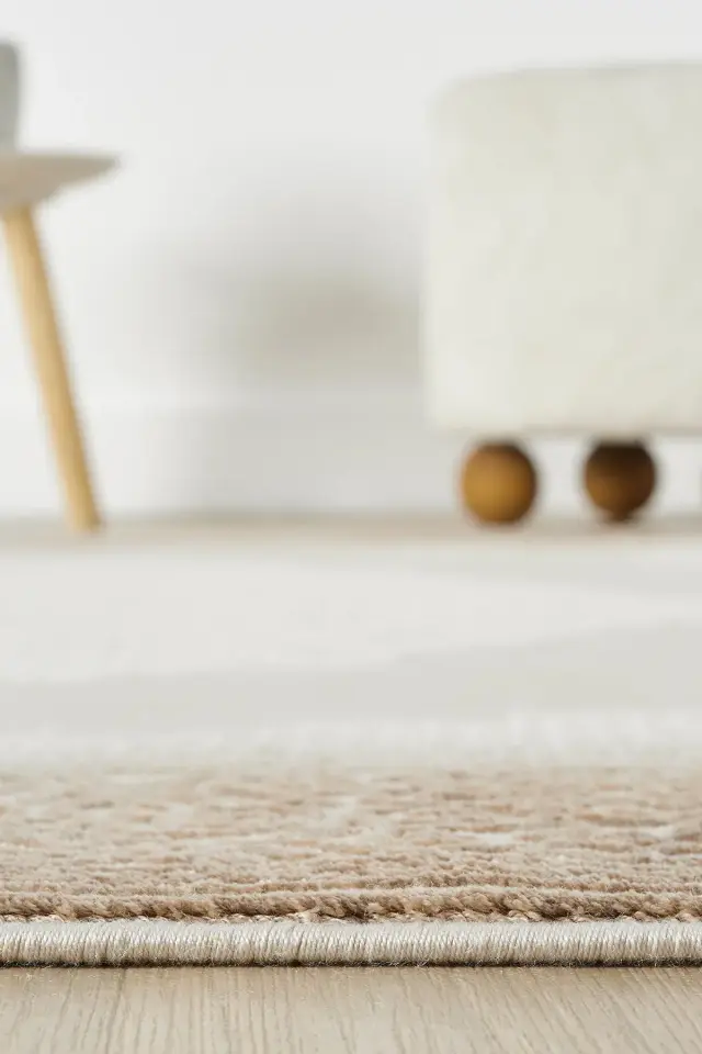 Seyran Halı Asya 524 Vizon Akrilik Çerçeveli Dokuma Taban Saçaklı Klasik Şık Halı