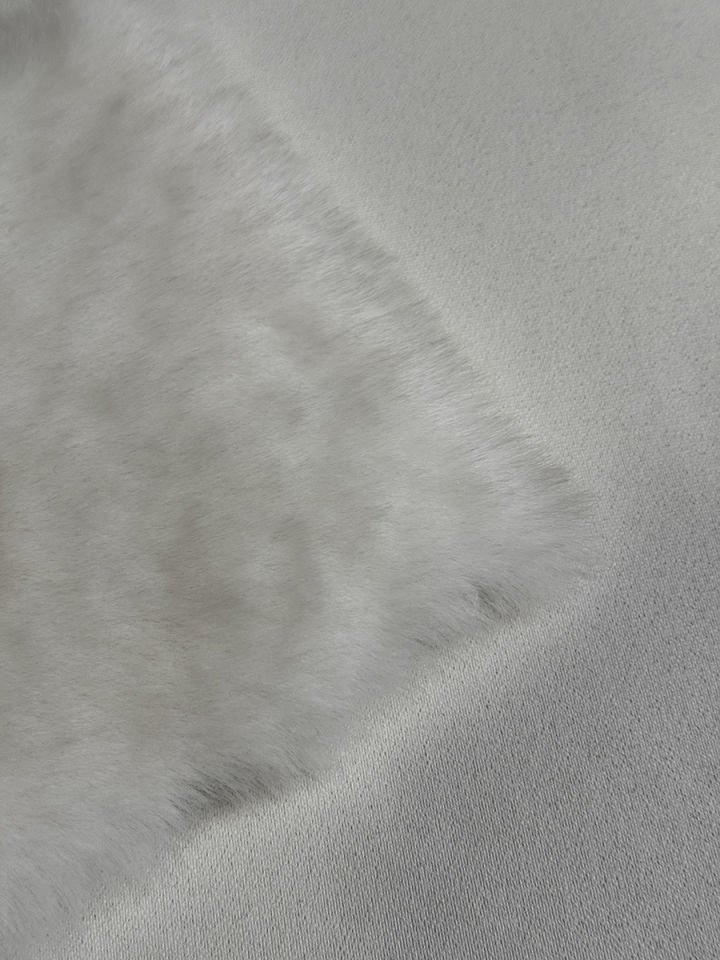 eHalıcım Pisa P15314 Beyaz Yumuşak Tüylü Dikdörtgen Post